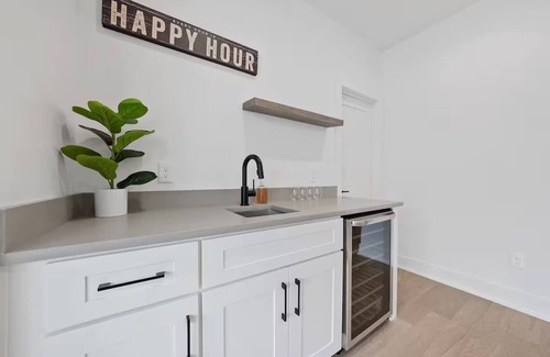 Italian Village House | Short North Convention King Bed Free Parking