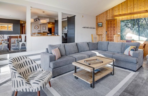 Bayshore House | Short Walk to a Sandy Beach! Ocean Views! Dog Friendly!