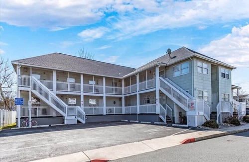 Ocean City Condo | Short Walk to Beach and Boardwalk with a Pool