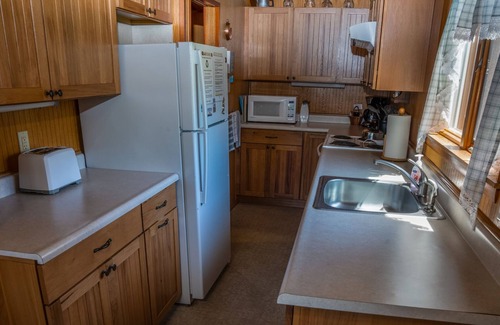Seaview House | Short walk to the beach! 2 bedrooms, quiet neighborhood, fenced yard & WiFi