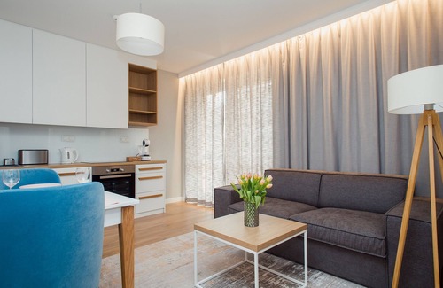 Wlochy Apartment | ShortStayPoland Aparthotel