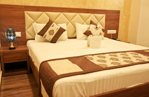 Vallabhnagar Hotel | Shreenath Resort