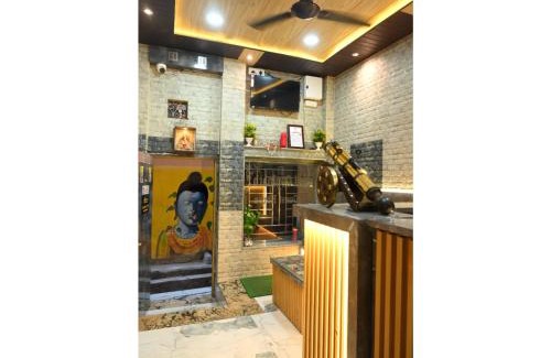 Varanasi House | Shri Gopinath In