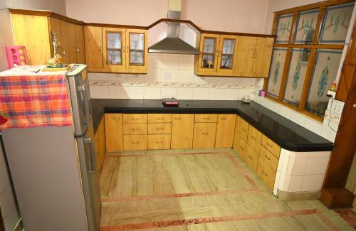 Ghaziabad Apartment | Shri Homestay