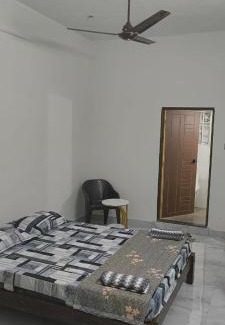 Gokarna House | Shri Virajita - Budget AC twin bed- room