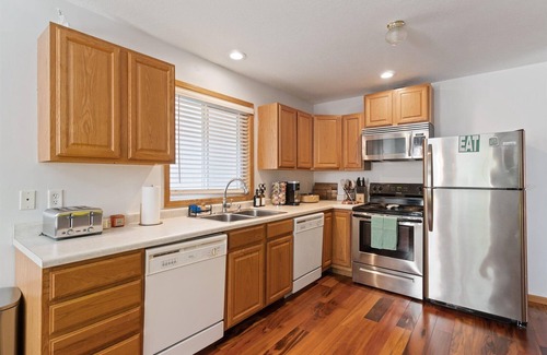 Northeast Minneapolis House | Shuffleboard - Gym - BBQ