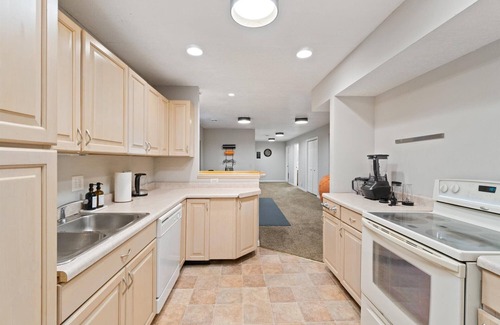 Northeast Minneapolis House | Shuffleboard - Gym - BBQ