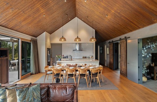 Lake Hayes House | Sicilian 1 | Hot Tub | Lake View | Alfresco Dining