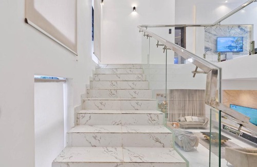 Ofin Villa | SID LUXURY SHORTLET LEKKI - Lagos with Swimming Pool, PS 5, Snooker & Table Tennis