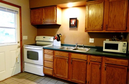 Monona House | Side A-Convenient and comfortable home near waterfront-