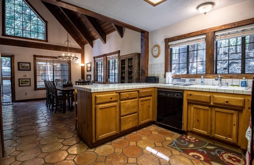 Dorrington Cabin | Sierra Serenity - Summer Pool Access!