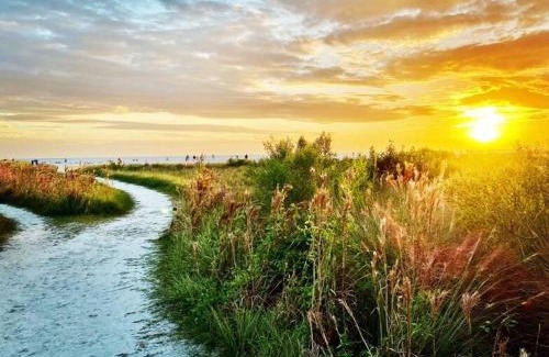 Siesta Key House | Siesta Beach - Heated Pool - Pet Friendly - Sauna - Zachs Private Beach House