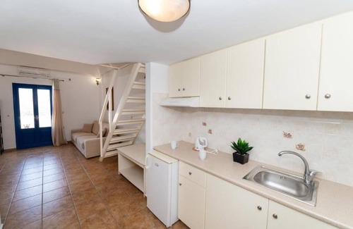 Akrotiri House | Sigal Villa