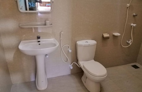 Udawalawa House | Silent Bungalow River Side