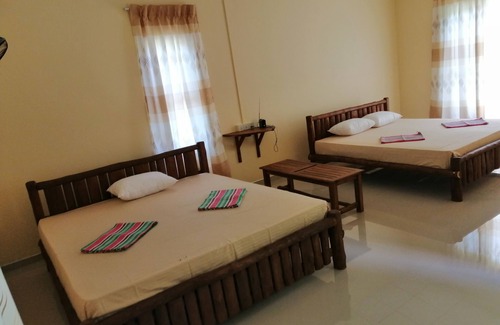 Udawalawa House | Silent Bungalow River Side