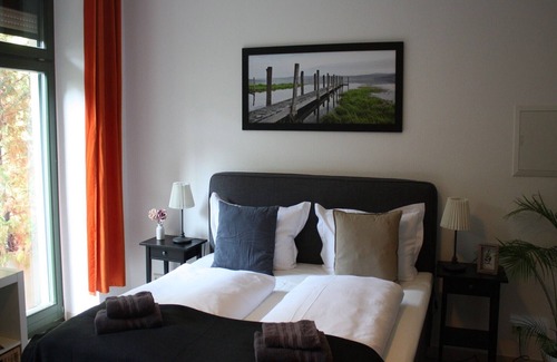 Zentrum-Sued Apartment | Silentio Schletterstrasse