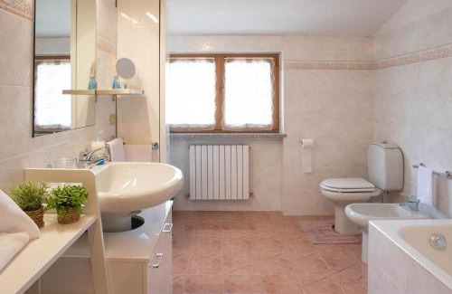 Malgrate Apartment | Silla House - A due passi dal lago
