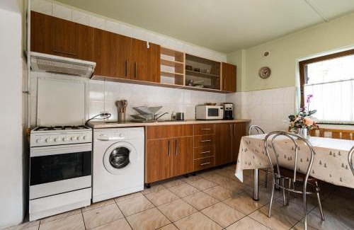 Bran House | Silva Cabin - In the heart of Bran, next to the Castle w/free parking