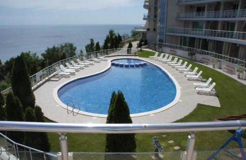Byala Apartment | Silver Beach Byala - Студио Б89 първа линия с морска панорама с два басейна и осигурен паркинг