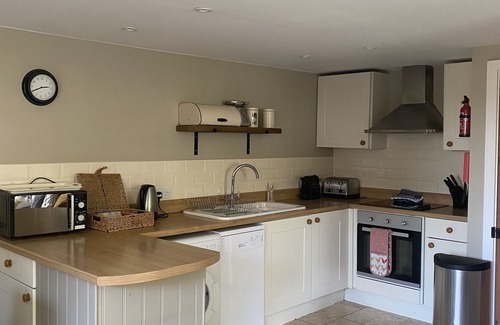 Maidstone Cottage | Silver Cottage, Hunton. Beautiful, secluded cottage. Idyllic Location. Parking