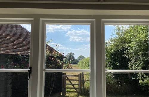 Maidstone Cottage | Silver Cottage, Hunton. Beautiful, secluded cottage. Idyllic Location. Parking