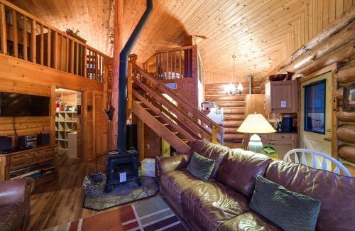 Maple Falls House | Silver Lake Cabin #97 - Lakeside - Dock - Pets Ok