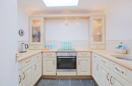 Creetown Cottage | Silver Lodge - a cottage that sleeps 4 guests in 2 bedrooms