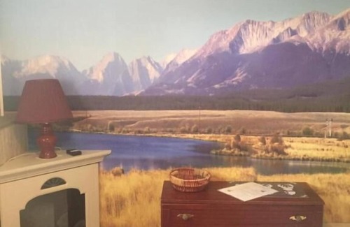 Smithers Bed & Breakfast | Silvern Lake Trail Bed & Breakfast