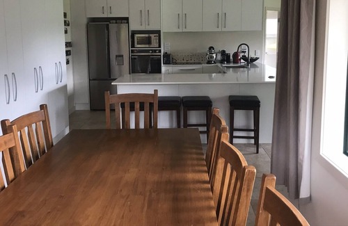 Hilltop House | Simple and comfortable