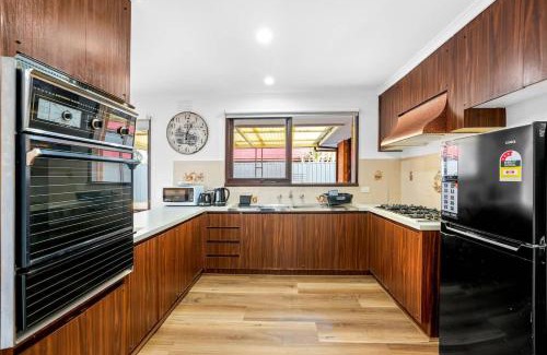 Altona Meadows House | Simple Comfort in Altona Meadows