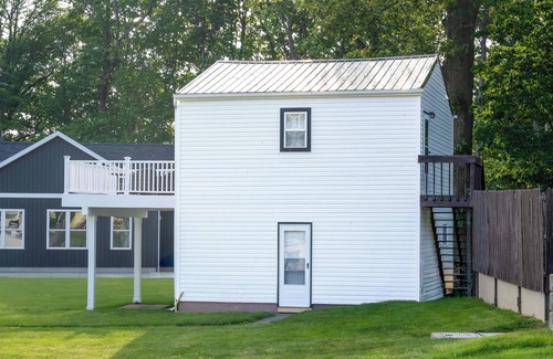 Gypsum Apartment | Simply Kelleys Resort -Lakeview Lower- Charming and renovated 2-bed apartment!