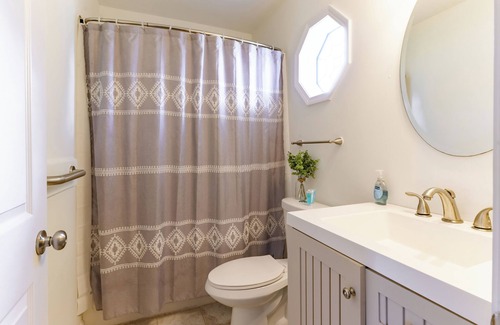 Gypsum Apartment | Simply Kelleys Resort -The Great Escape East- charming and renovated 2-bed!