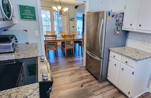 Mount Pleasant House | Simply Sunny Fun! 4BR Close to DT Chas & Beaches! Great backyard firepit & games