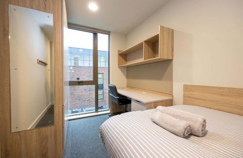 Nottingham Apartment | Single Ensuite Room, Shared Kitchen