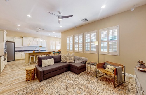 Montecito in Estrella House | Single-level mountain view retreat with fenced yard, washer/dryer, & AC