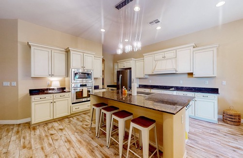 Montecito in Estrella House | Single-level mountain view retreat with fenced yard, washer/dryer, & AC