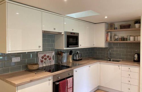 Upton St. Leonards Cottage | Single storey cottages I near village amenities ideal for couples and families