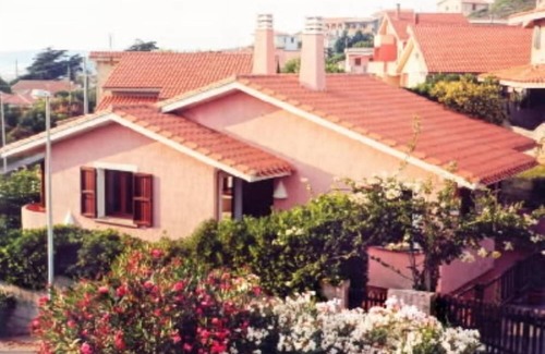 Torre del Pozzo House | Sinis - House with garden on the sea with beautiful sea view