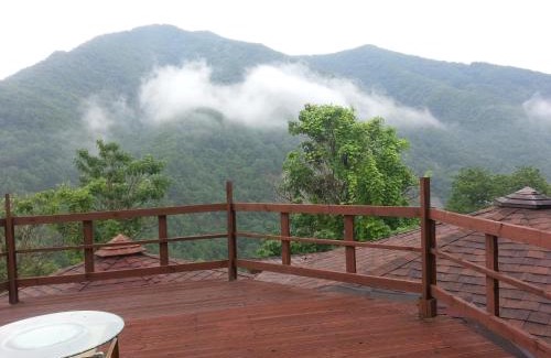 Cheongsong House | Sinsunwangsun Pension