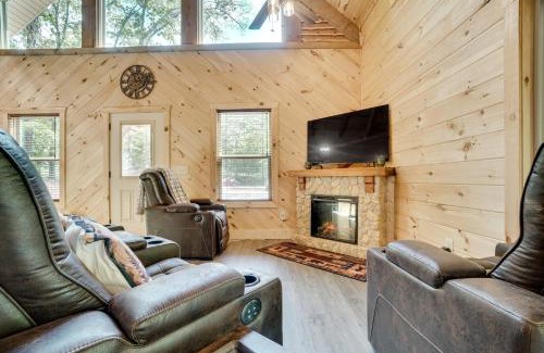 Cleveland House | Sip, Hike and Explore Sleek Retreat in Cleveland!