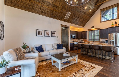 Elk Park House | Sip Sip Hooray at Eagles Nest - Beautiful views, near Eagles Nest Winery, fire pit!