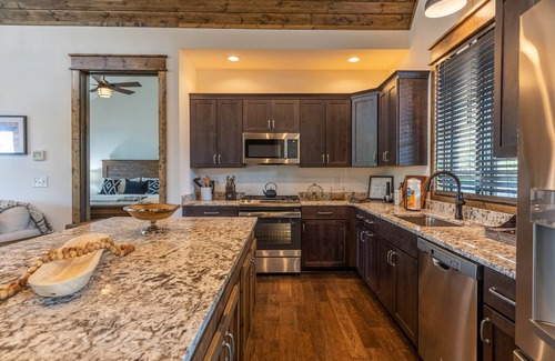 Elk Park House | Sip Sip Hooray at Eagles Nest - Beautiful views, near Eagles Nest Winery, fire pit!