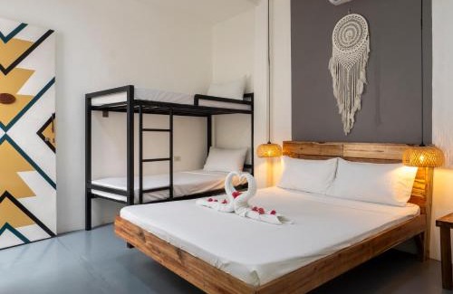 El Nido Hostel | Sip Sunset Hostel and Lounge