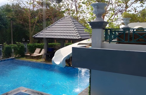 Sattahip Villa | Siriniran Homestay
