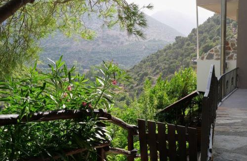 Sisai House | Sisaion Suites - Live the Cretan Hospitality