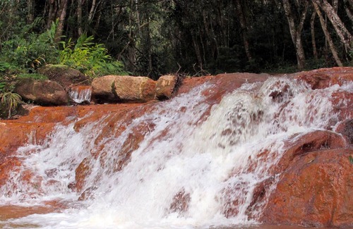 Embu-Guacu House | Site with waterfall, 6 suites, swimming pool, ballroom