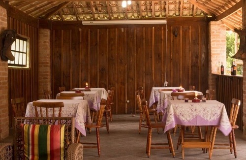 Embu-Guacu House | Site with waterfall, 6 suites, swimming pool, ballroom