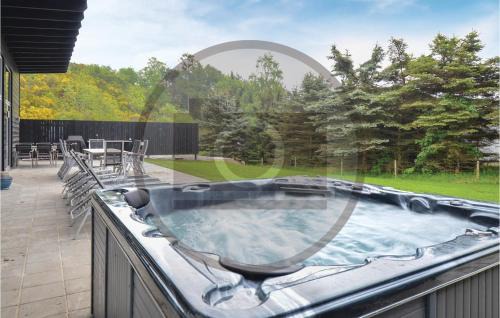 Handrup Strand House | Six-Bedroom Holiday Home In Ebeltoft
