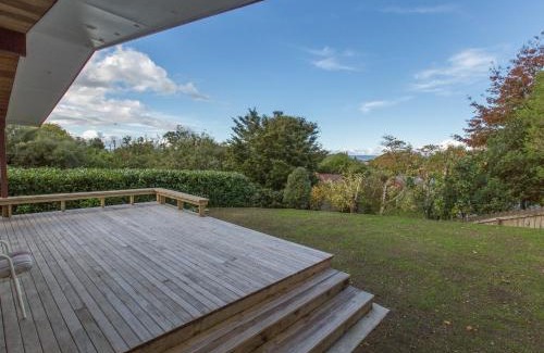 Kuratau Apartment | Sixties Cedar Bach - Kuratau Holiday Home