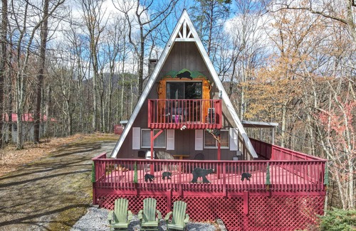 Chalet Village Cabin | Ski Bear Chalet 3 Bedroom Cabin